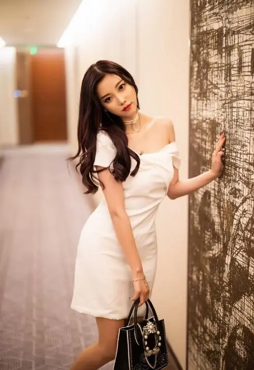 制服视频,国语,免下载直接观看,汉化组精译中字