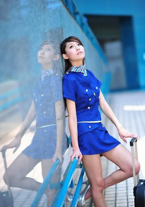 三个男人让我爽了一夜,136分钟,4K,手机无需APP观看