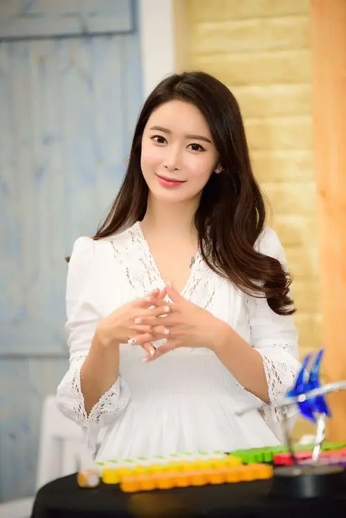 修仙女配很妖孽,1080P,中文字幕,在线看完整无删