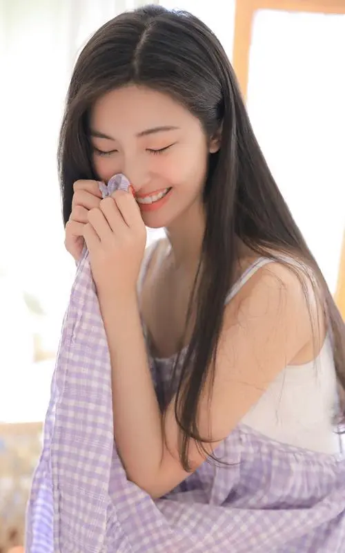 &#40657;&#20154;&#24040;&#22823;&#32905;&#36827;&#19981;&#21435;,国语,在线播放,简体字幕