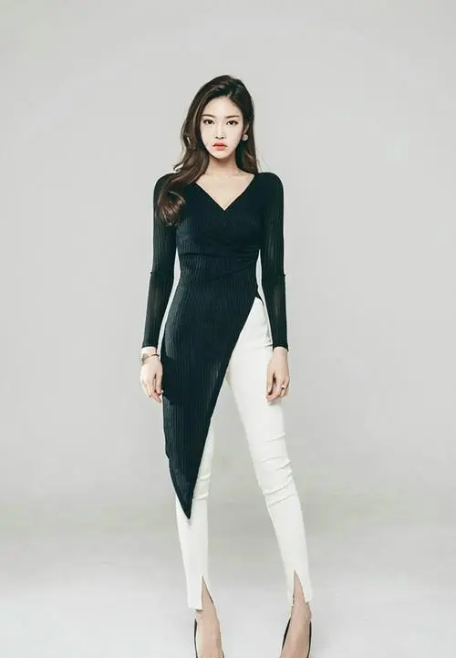 男生和女生在一起打扑克牌,124分钟,4K,在线看片